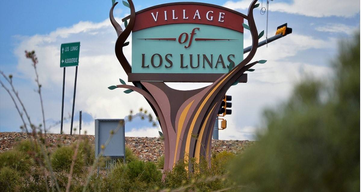 Village of Los Lunas sign